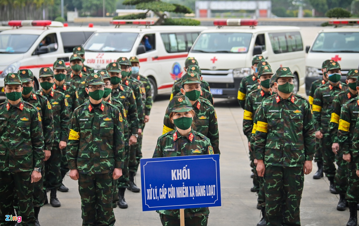 Hàng trăm nhân viên y tế xuất quân phục vụ Đại hội XIII của Đảng
