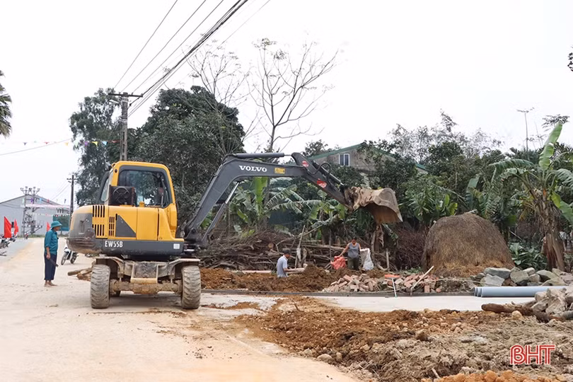 Hướng về đại hội, người dân Cẩm Xuyên thi đua xây dựng nông thôn mới