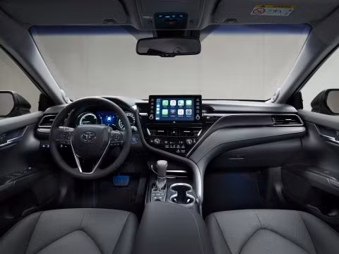 Toyota Camry Hybrid 2021 ra mắt: Nâng cấp về thiết kế và trang bị