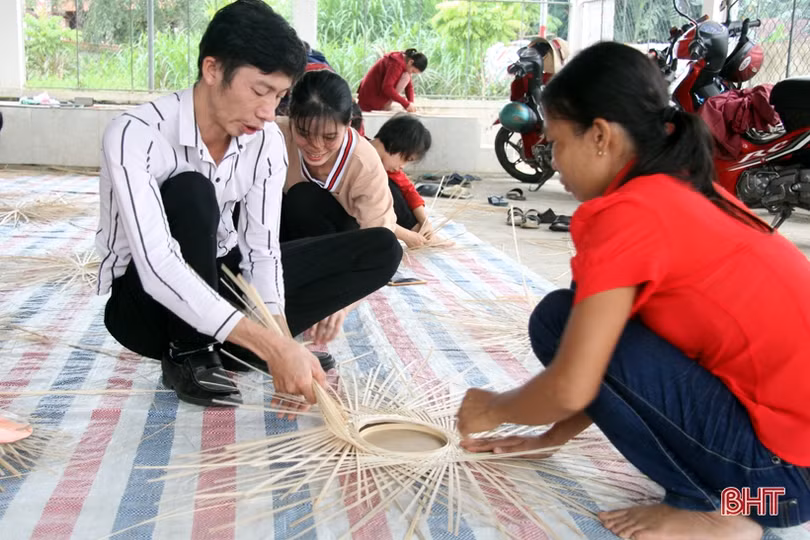 Xuất khẩu mây tre đan, giải quyết việc làm cho nhiều người dân miền núi Hà Tĩnh