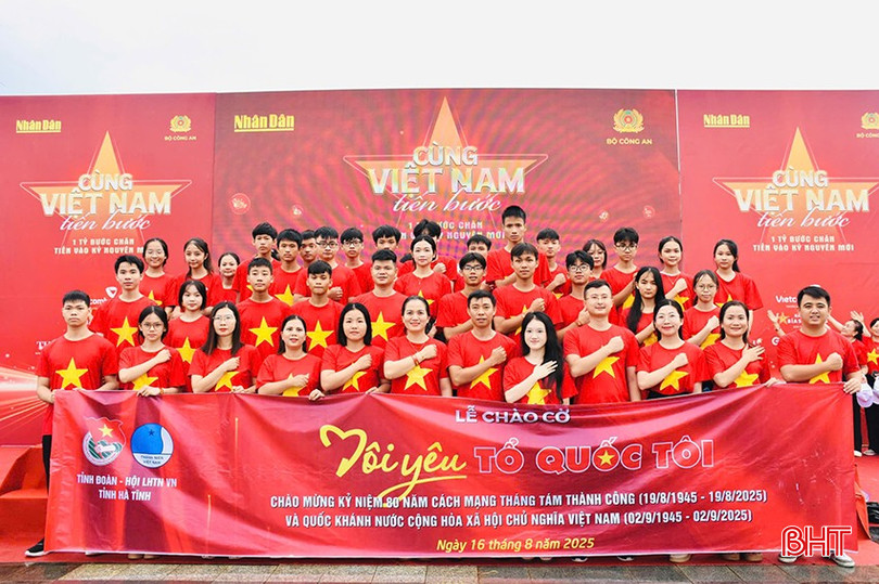 Tuổi trẻ Hà Tĩnh rạng rỡ hưởng ứng chương trình đi bộ “Cùng Việt Nam tiến bước"