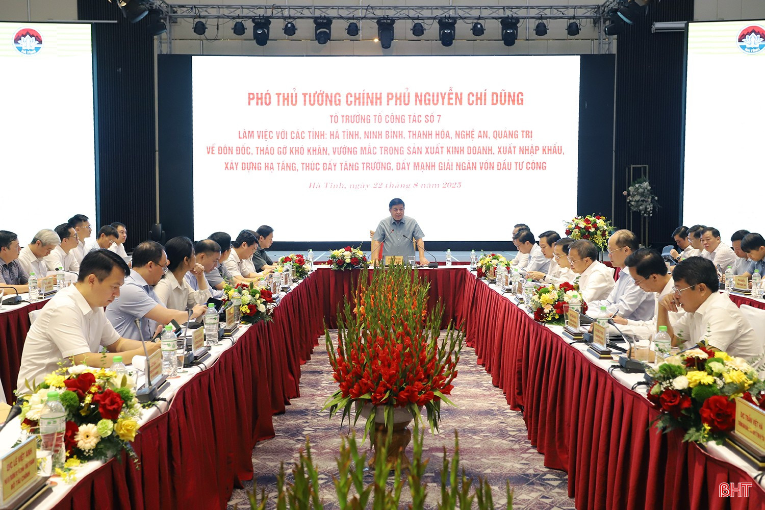 bqbht_br_pho-thu-tuong-nguyen-chi0-dung-lam-viec-tai-ha-tinh.jpg