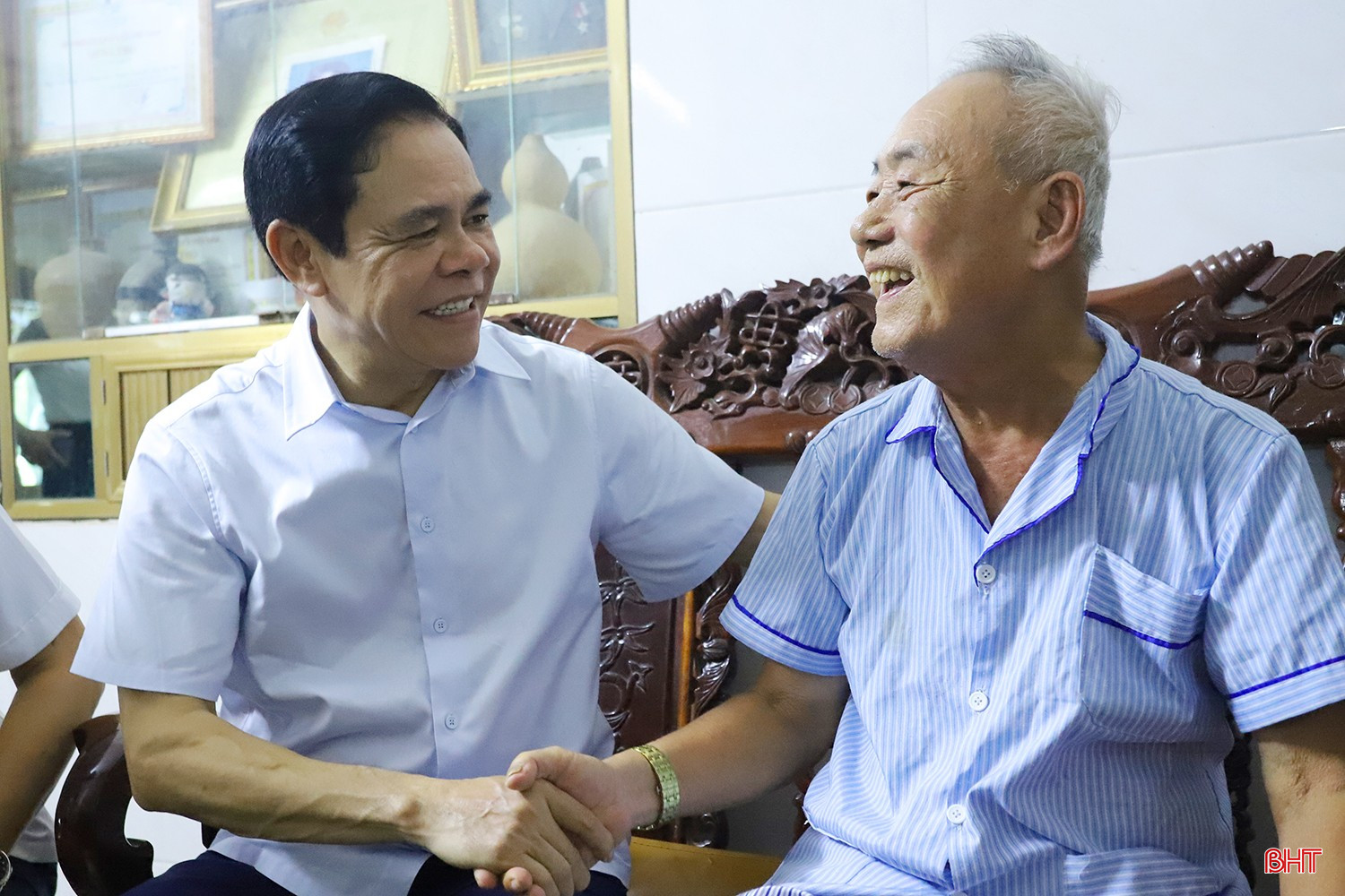 bqbht_br_tang-qua-80-nam-quoc-khanh-6a.jpg