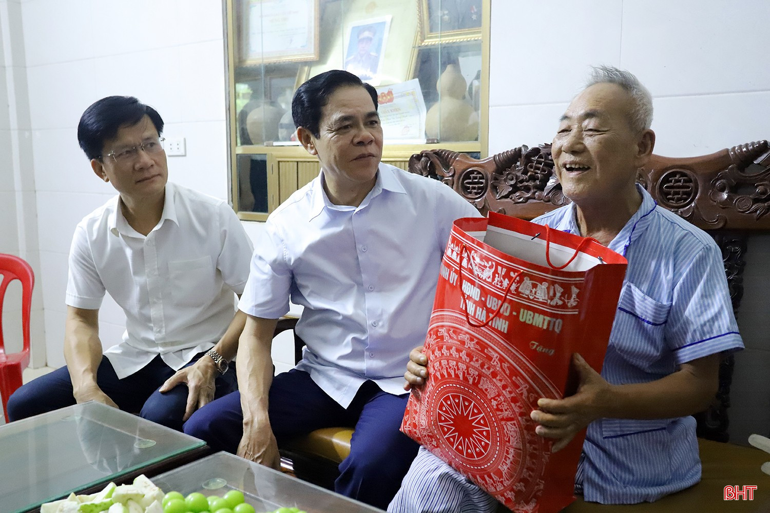 bqbht_br_tang-qua-80-nam-quoc-khanh-6.jpg