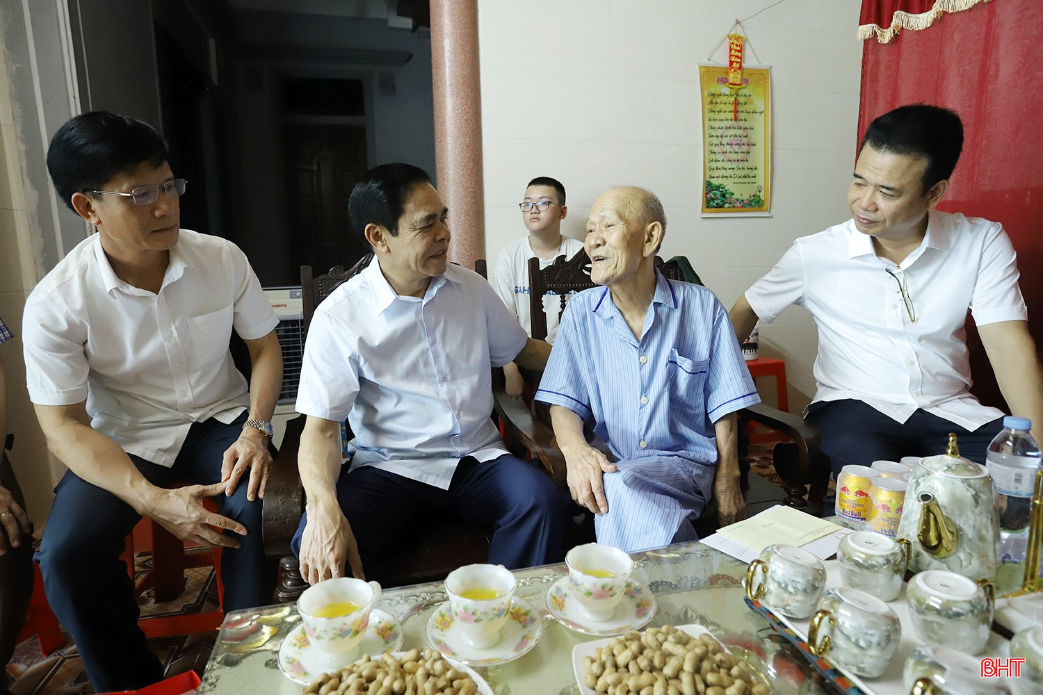 bqbht_br_tang-qua-80-nam-quoc-khanh-4.jpg
