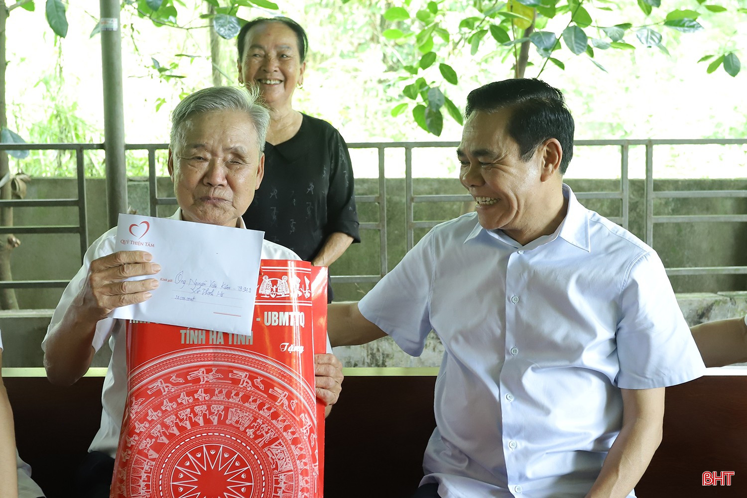 bqbht_br_tang-qua-80-nam-quoc-khanh-4ef.jpg
