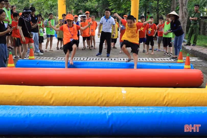 Trang bị kiến thức cứu nạn, chữa cháy cho học sinh miền núi Hà Tĩnh
