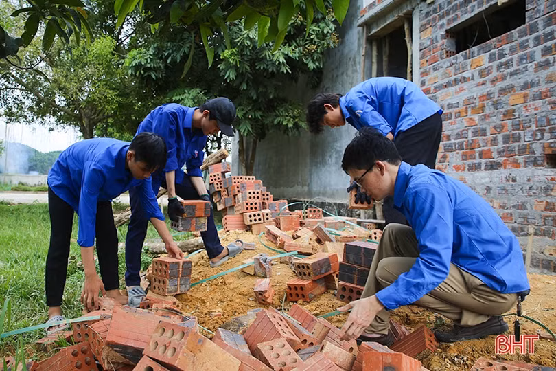 Theo chân đội tình nguyện trong chiến dịch “Mùa hè xanh”