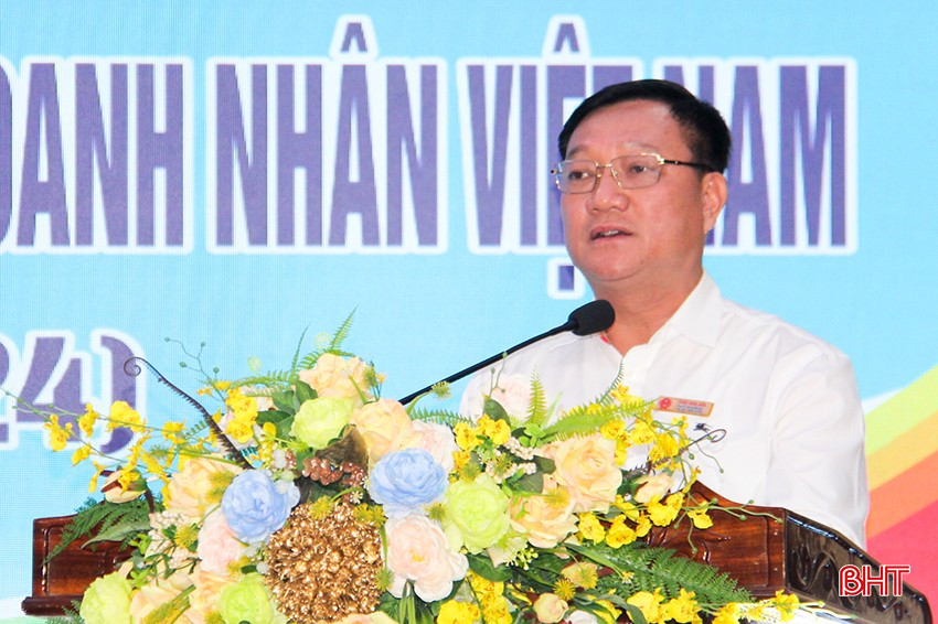 Chủ tịch UBND huyện Trần Hoài Đức phát biểu tại chương trình gặp mặt, đối thoại, tôn vinh doanh nghiệp, doanh nhân.