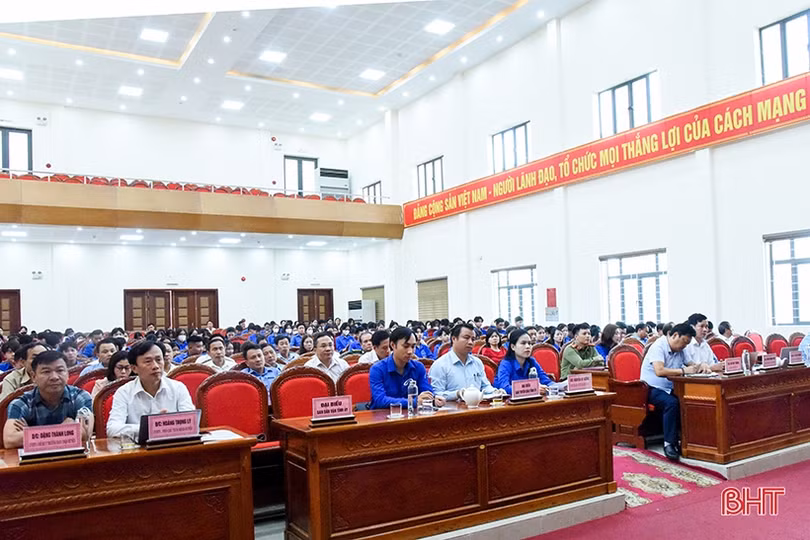 Sôi nổi sinh hoạt chuyên đề “Một số vấn đề lý luận và thực tiễn về CNXH và con đường đi lên CNXH ở Việt Nam”