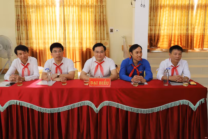Học sinh Trường Tiểu học thị trấn Phố Châu nhất Liên hoan Chỉ huy đội giỏi huyện Hương Sơn