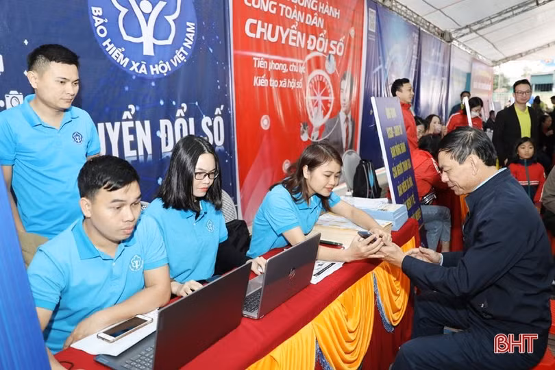 Những “cánh tay nối dài” của BHXH thị xã Kỳ Anh
