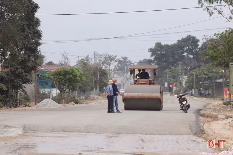 Phấn đấu hoàn thành tuyến đường đi biển Xuân Thành trước ngày 10/4
