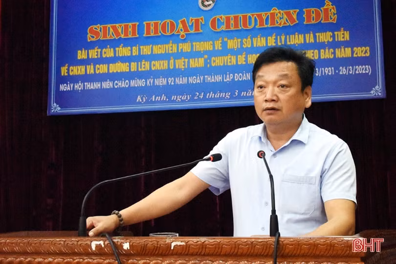 Sôi nổi sinh hoạt chuyên đề “Một số vấn đề lý luận và thực tiễn về CNXH và con đường đi lên CNXH ở Việt Nam”
