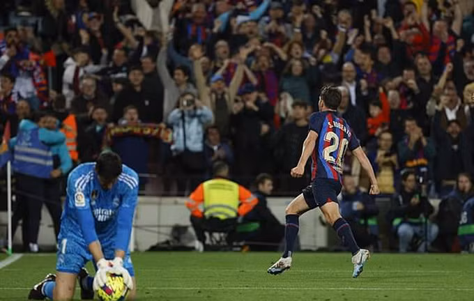 Kết quả Barca 2-1 Real Madrid: Chạm tay vào chức vô địch La Liga