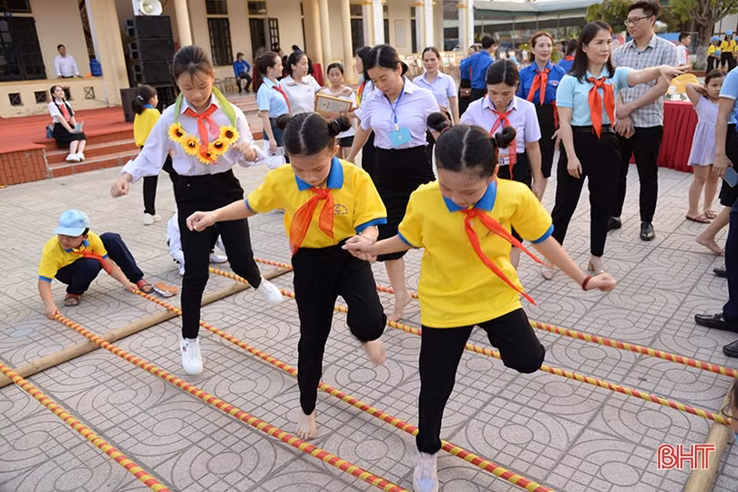 Hà Tĩnh tuyên dương 29 “Dũng sỹ nghìn việc tốt”
