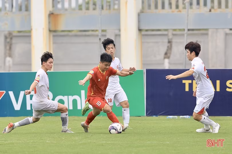 Điểm mặt 3 cầu thủ Hồng Lĩnh Hà Tĩnh lên tuyển U17 Việt Nam