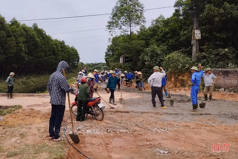 Quê hương anh hùng Phan Đình Giót sôi nổi xây dựng xã nông thôn mới nâng cao