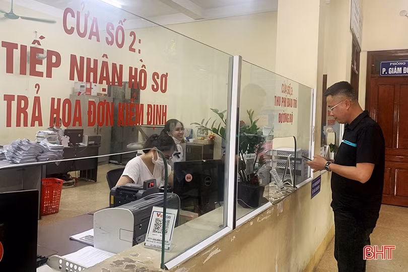 Người dân Hà Tĩnh phấn khởi khi miễn đăng kiểm xe mới, kéo dài chu kỳ với xe cũ