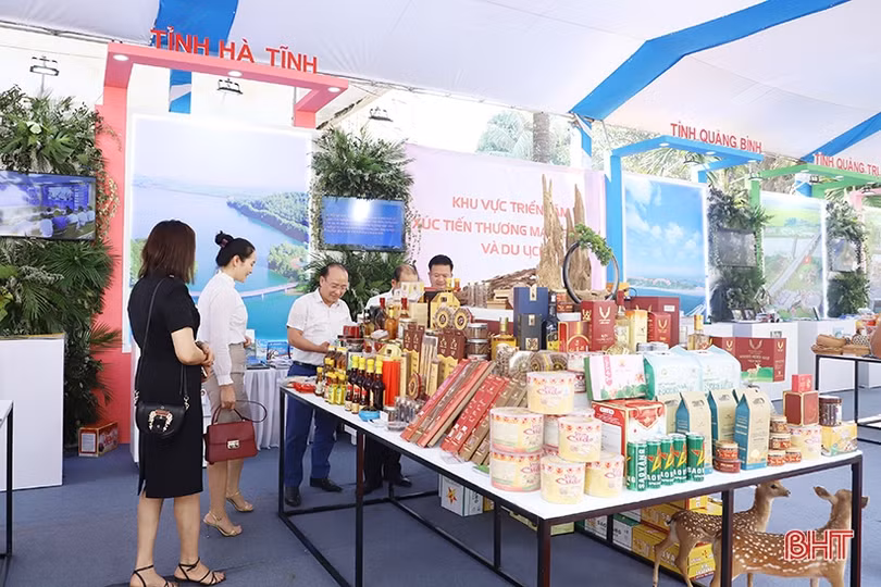 Hà Tĩnh trưng bày sản phẩm xúc tiến thương mại, đầu tư và du lịch tại Nghệ An