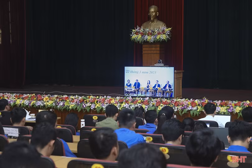 Tuổi trẻ Hà Tĩnh tham gia hội nghị Thủ tướng đối thoại với thanh niên