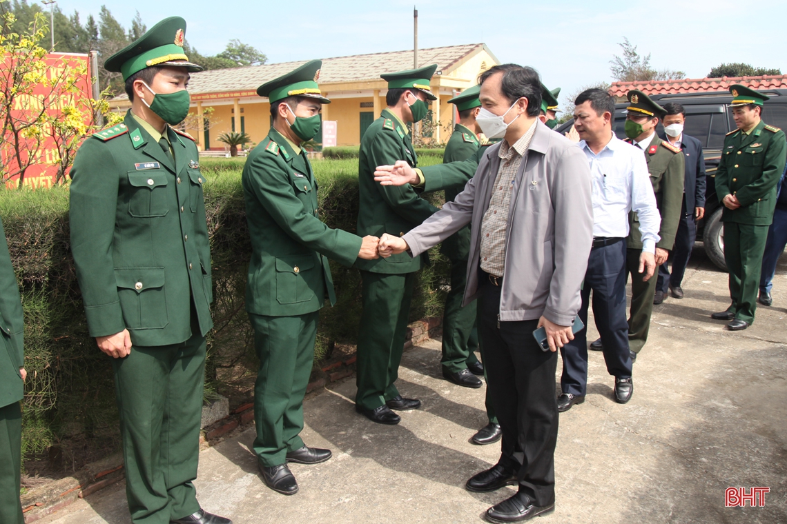 Bí thư Tỉnh ủy Hà Tĩnh kiểm tra công tác sẵn sàng chiến đấu và chúc tết lực lượng vũ trang ở TX Kỳ Anh