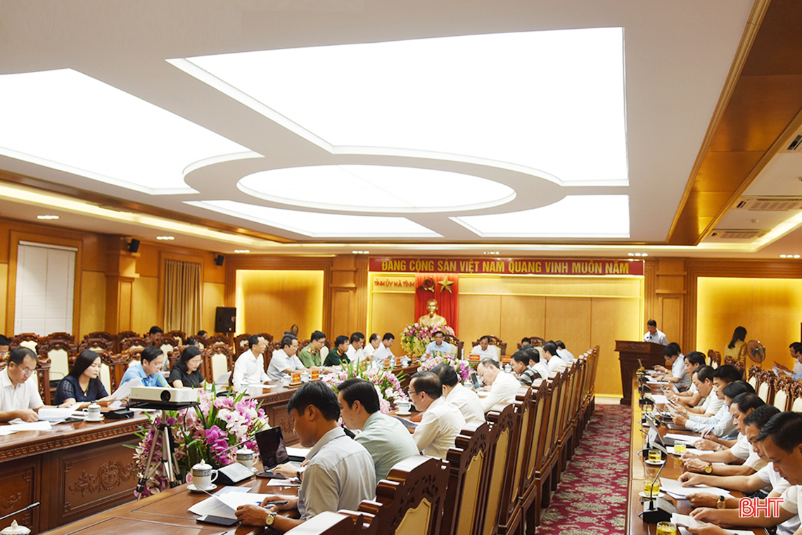 Thường trực Tỉnh ủy Hà Tĩnh làm việc với người đứng đầu cấp ủy, chính quyền các địa phương