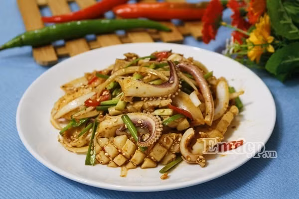 cuoi tuan hoc lam ngay mon salad muc tron kieu nay dai ca nha