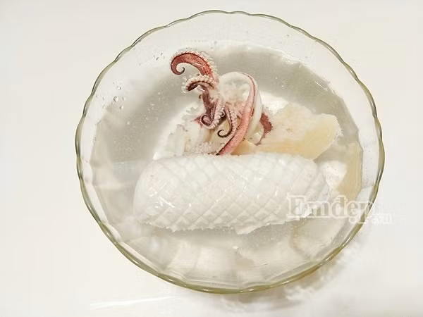 cuoi tuan hoc lam ngay mon salad muc tron kieu nay dai ca nha