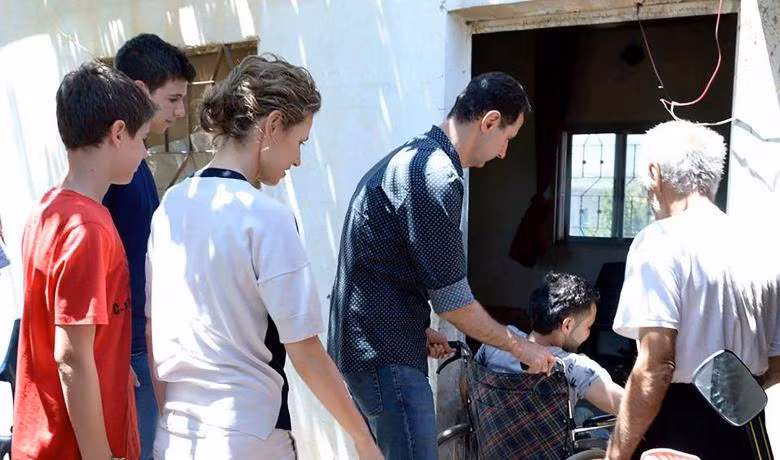 photo tong thong al assad lan dau tham can cu khong quan nga o syria