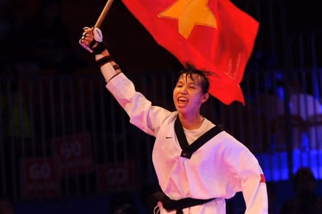 truong thi kim tuyen gianh hcb taekwondo the gioi dau tien cho doan viet nam