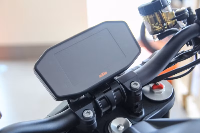 ktm 1290 super duke r 2017 gia 638 trieu dong tai viet nam