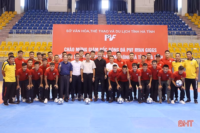 Danh thủ Ryan Giggs: Hà Tĩnh là vùng đất có nhiều tài năng bóng đá