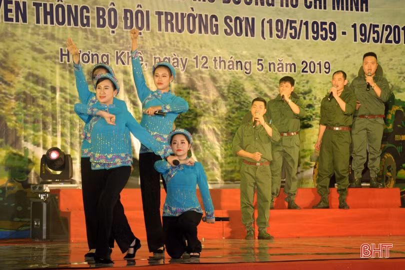 Liên hoan Tuyên truyền lưu động “Trường Sơn - con đường huyền thoại”