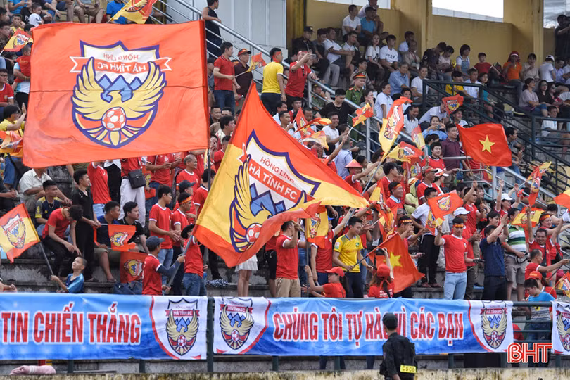 Hồng Lĩnh Hà Tĩnh chiến thắng thuyết phục Phù Đổng FC 2-0 trên sân khách