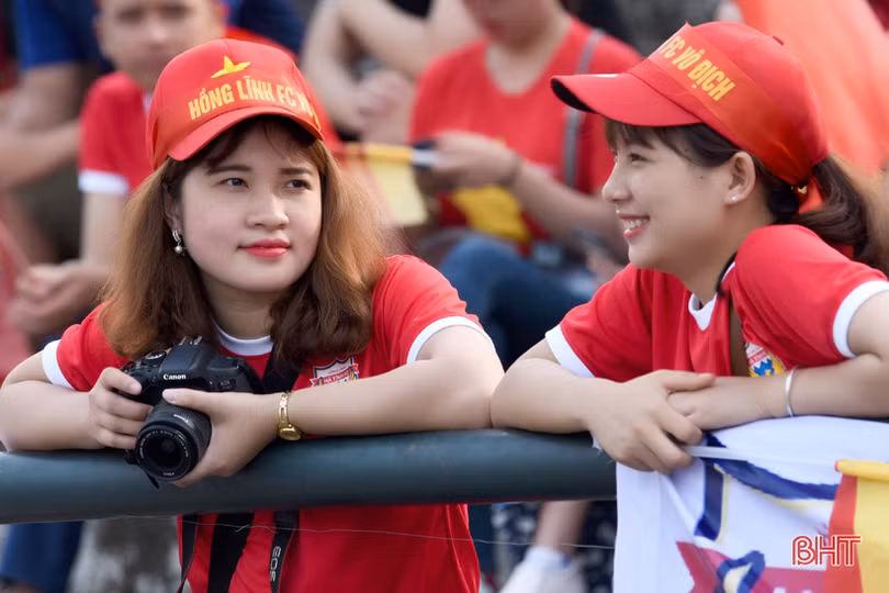 Hồng Lĩnh Hà Tĩnh chiến thắng thuyết phục Phù Đổng FC 2-0 trên sân khách