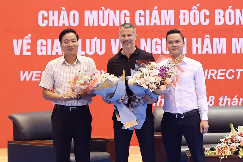 Danh thủ Ryan Giggs: Hà Tĩnh là vùng đất có nhiều tài năng bóng đá