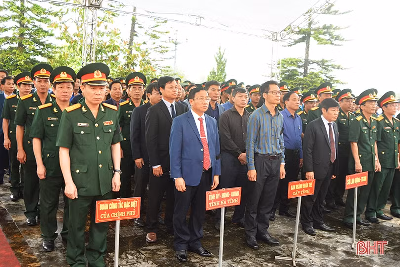 Hà Tĩnh truy điệu, an táng 7 hài cốt liệt sỹ quân tình nguyện và chuyên gia Việt Nam hy sinh tại Lào