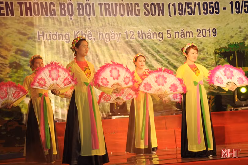 Liên hoan Tuyên truyền lưu động “Trường Sơn - con đường huyền thoại”