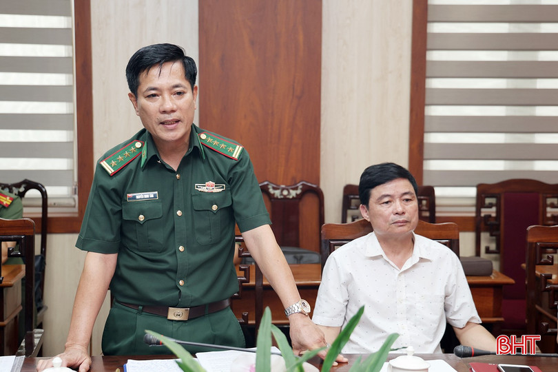 Đại tá Nguyễn Minh Tâm - Phó Chỉ huy trưởng Ban Chỉ huy BĐBP Hà Tĩnh phát biểu tại buổi làm việc.