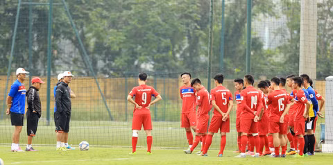 hlv huu thang se su dung doi hinh nao cho sea games 29