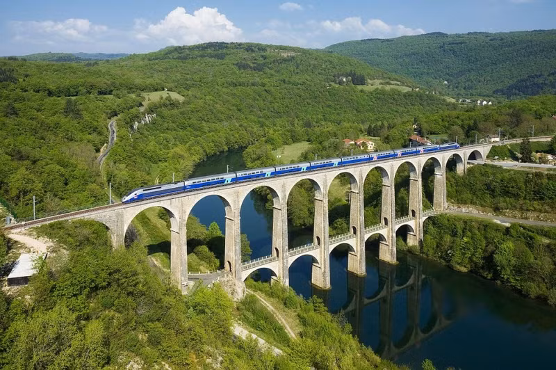 20 cay cau co kien truc an tuong tren the gioi