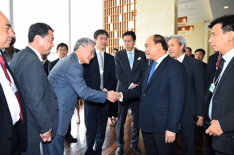 thu tuong toa dam voi cac tap doan thanh vien wef ve kinh te viet nam