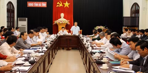 Chủ tịch UBND tỉnh Võ Kim Cự đánh giá cao tinh thần khắc phục khó khăn của các cấp chính quyền, sở, ngành, địa phương và nhân dân toàn tỉnh trong việc hoàn thành và vượt các chỉ tiêu KT-XH năm 2011 Chủ tịch UBND tỉnh Võ Kim Cự đánh giá cao tinh thần khắc phục khó khăn của các cấp chính quyền, sở, ngành, địa phương và nhân dân toàn tỉnh trong việc hoàn thành và vượt các chỉ tiêu KT-XH năm 2011