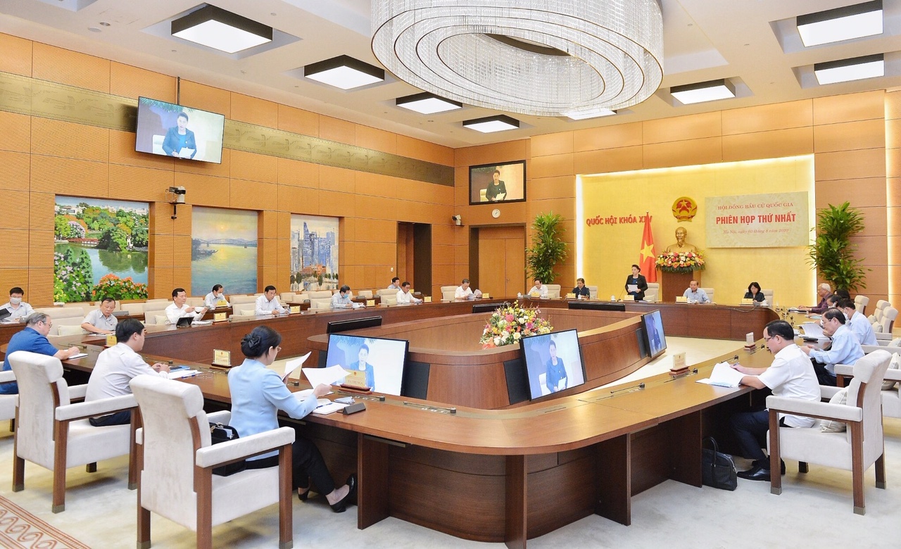 Việc tiếp nhận hồ sơ ứng cử đại biểu Quốc hội, đại biểu HĐND được thực hiện như thế nào?