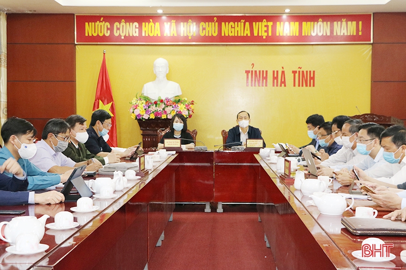 Việc tiếp nhận hồ sơ ứng cử đại biểu Quốc hội, đại biểu HĐND được thực hiện như thế nào?