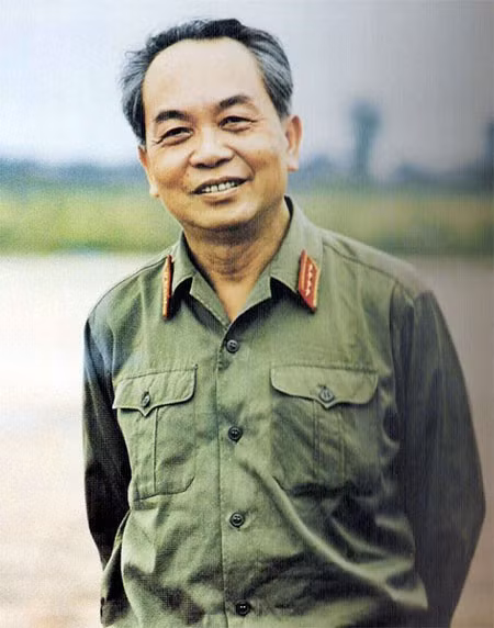 Với người lính Cụ Hồ, Đại tướng Võ Nguyên Giáp vẫn luôn là "anh Văn", người anh Cả của Quân đội nhân dân Việt Nam - Ảnh: TTXVN