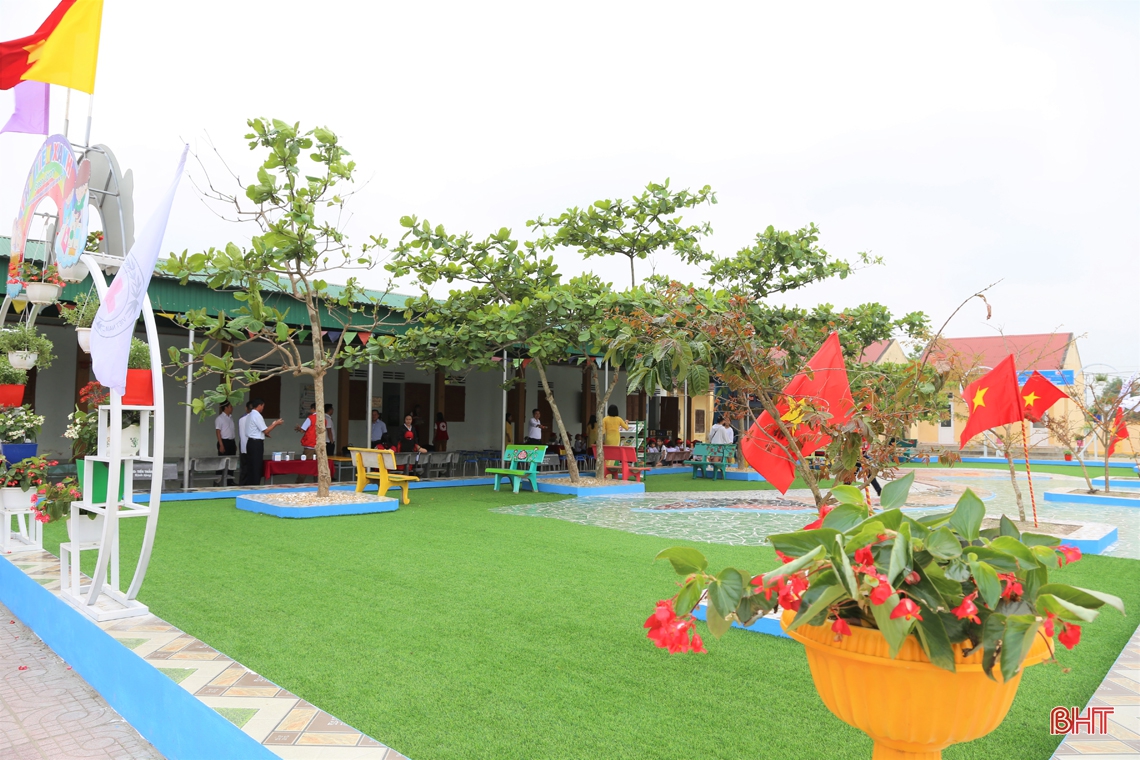 Thư viện xanh mô phỏng bản đồ Việt Nam đầu tiên ở Hà Tĩnh đi vào hoạt động