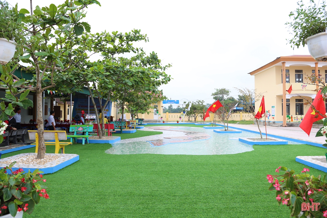Thư viện xanh mô phỏng bản đồ Việt Nam đầu tiên ở Hà Tĩnh đi vào hoạt động
