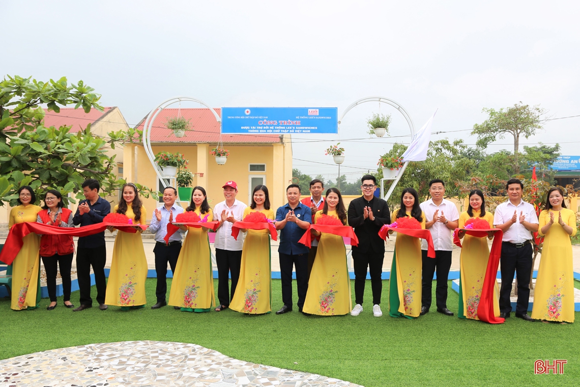 Thư viện xanh mô phỏng bản đồ Việt Nam đầu tiên ở Hà Tĩnh đi vào hoạt động